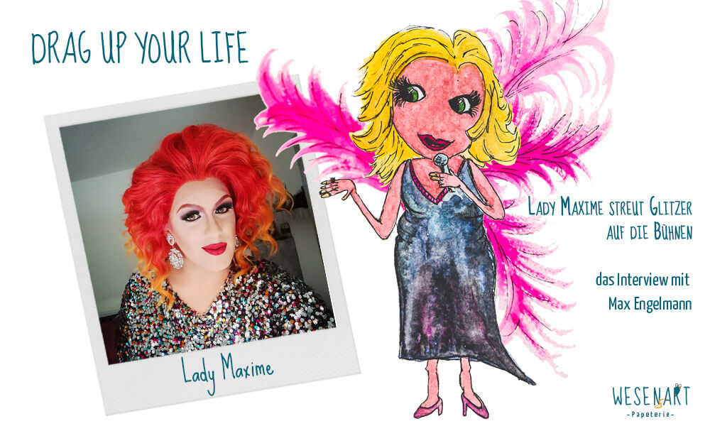 Titelbild für den Beitrag: links ist en Foto von Lady Maxime zu sehen mit roten Haaren. Daneben die Lady als Wesen mit blondem Haar, Kleid und pinken Federn.
